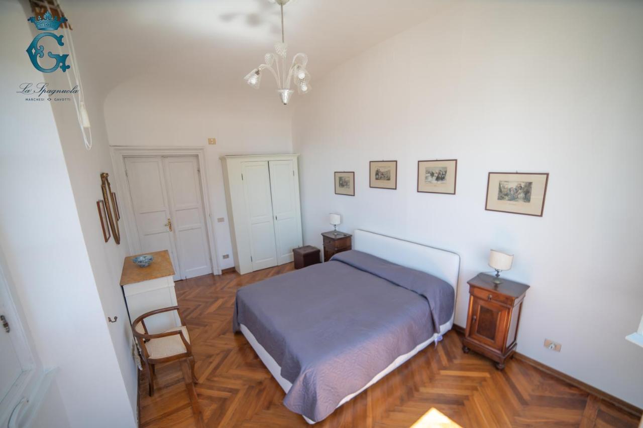 La Spagnuola - Villa Cinquecentesca Sul Mare Con Parco Privato Savona Bagian luar foto