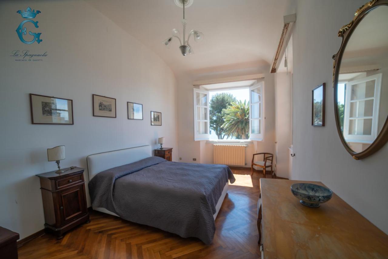 La Spagnuola - Villa Cinquecentesca Sul Mare Con Parco Privato Savona Bagian luar foto