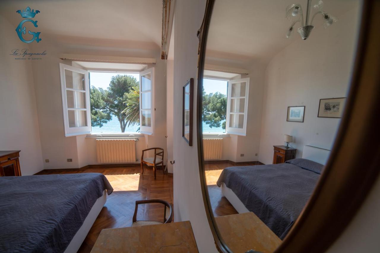 La Spagnuola - Villa Cinquecentesca Sul Mare Con Parco Privato Savona Bagian luar foto